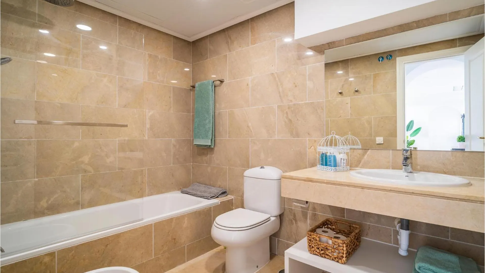 Nice Apartment In Manilva With Kitchen 0*,