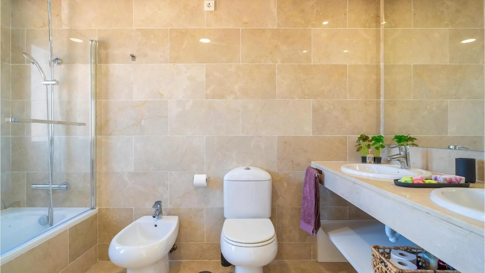 Nice Apartment In Manilva With Kitchen